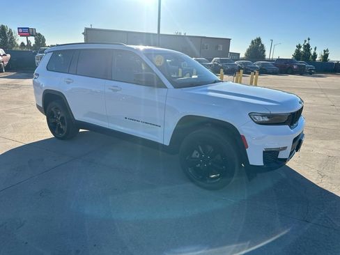 Used 2023 Jeep Grand Cherokee L Limited w/ Black Appearance Package AWD/4WD image 43