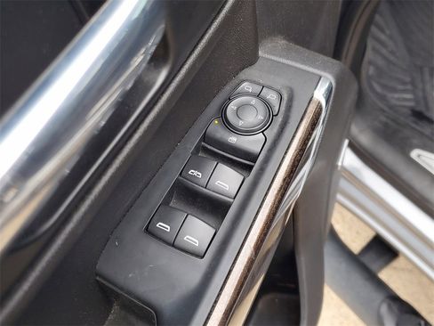 Used 2021 Chevrolet Silverado 1500 LT Trail Boss w/ LT Trail Boss Premium Package image 19