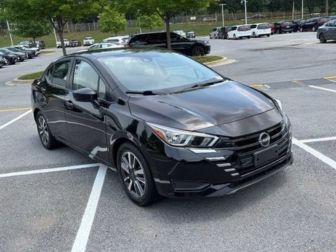 Used 2023 Nissan Versa SV FWD image 2