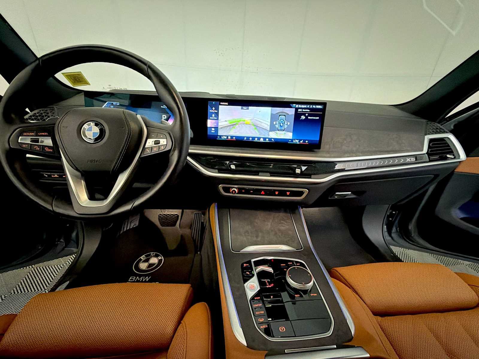 Used 2024 BMW X5 xDrive40i w/ Parking Assistance Package AWD/4WD image 15