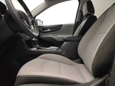 Used 2019 Chevrolet Equinox LS w/ LS Convenience Package FWD image 17