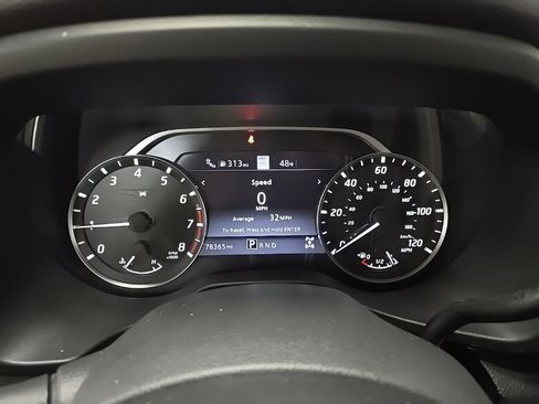 Used 2021 Nissan Titan SV w/ SV Convenience Package image 21