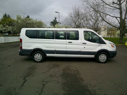 Used 2017 Ford Transit 350 XLT image 5