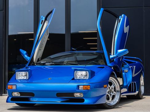 Used 1998 Lamborghini Diablo SV RWD image 3
