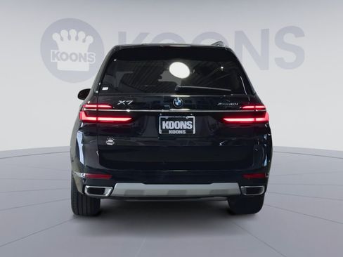 Used 2024 BMW X7 xDrive40i w/ Premium Package AWD/4WD image 10
