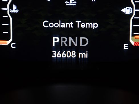 Used 2021 Jeep Wrangler Unlimited Sahara w/ Uconnect 4C Nav & Sound Group AWD/4WD image 18