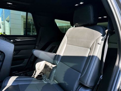 Used 2021 GMC Yukon Denali w/ LPO, Illumination Package image 15