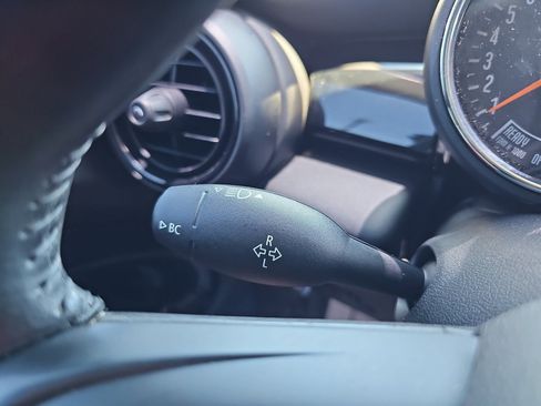 Used 2019 MINI Cooper 2-Door Hardtop FWD image 31
