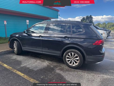 Used 2018 Volkswagen Tiguan S image 2