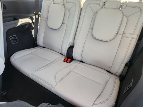 Used 2025 Lincoln Aviator Reserve w/ Illumination Package image 32