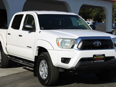 Used 2014 Toyota Tacoma PreRunner w/ SR5 Package RWD image 5