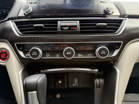 Used 2019 Honda Accord EX image 41