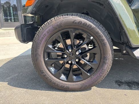 Used 2021 Jeep Wrangler Unlimited Sahara image 12