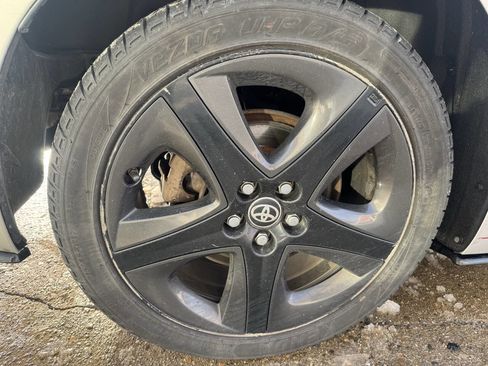 Used 2017 Toyota Prius Three Touring image 19