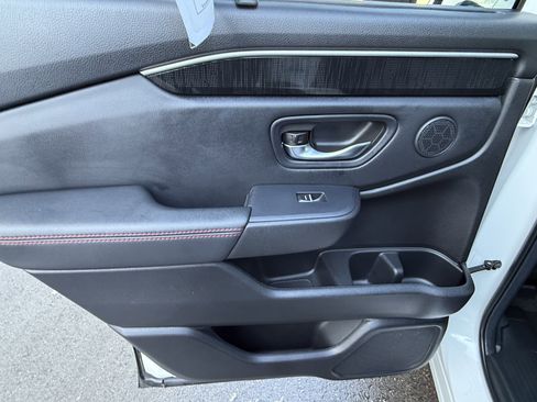 Used 2025 Honda Pilot Black Edition image 27