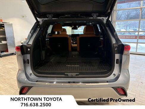 Used 2020 Toyota Highlander Platinum image 10