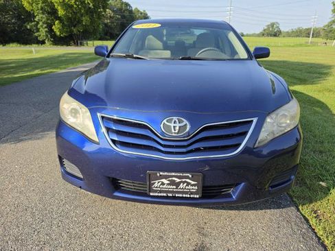Used 2011 Toyota Camry FWD image 3