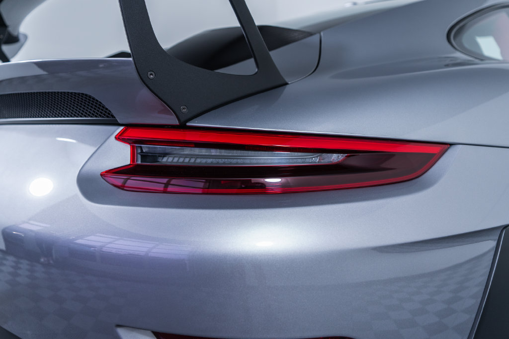 Certified 2018 Porsche 911 GT2 RS RWD image 31