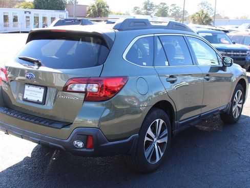Used 2018 Subaru Outback 2.5i Limited image 11