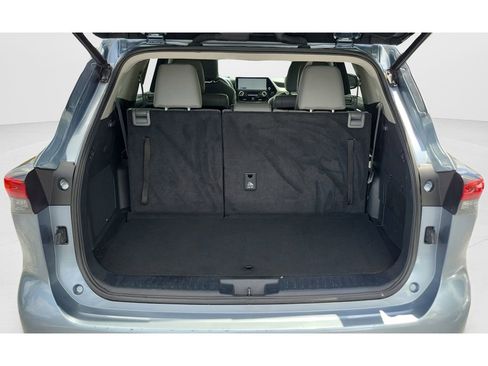 Used 2023 Toyota Highlander Limited image 17