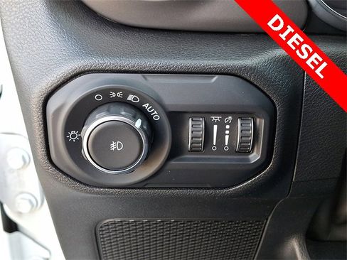 Used 2022 Jeep Wrangler Unlimited Sport image 25