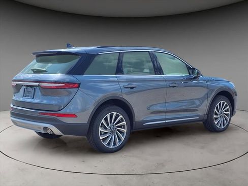 New 2025 Lincoln Corsair Reserve w/ Equipment Group 202A AWD/4WD image 8