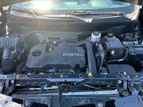 Used 2022 Chevrolet Equinox RS w/ LPO, Floor Liner Package FWD image 11