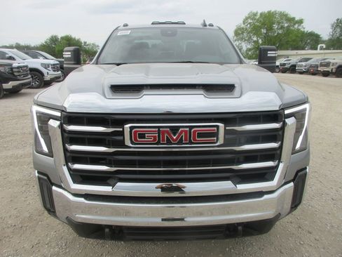 New 2026 GMC Sierra 2500 SLE w/ SLE Value Package; image 11