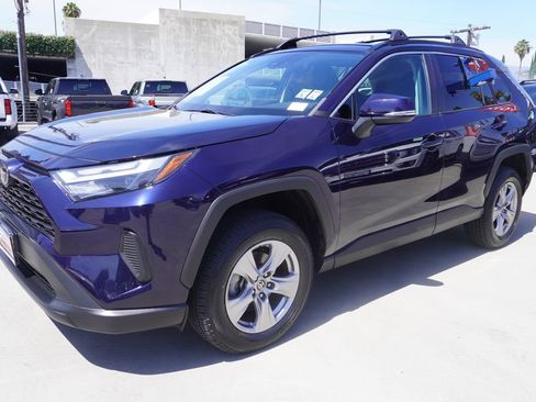 Used 2023 Toyota RAV4 XLE w/ Convenience Package FWD image 4