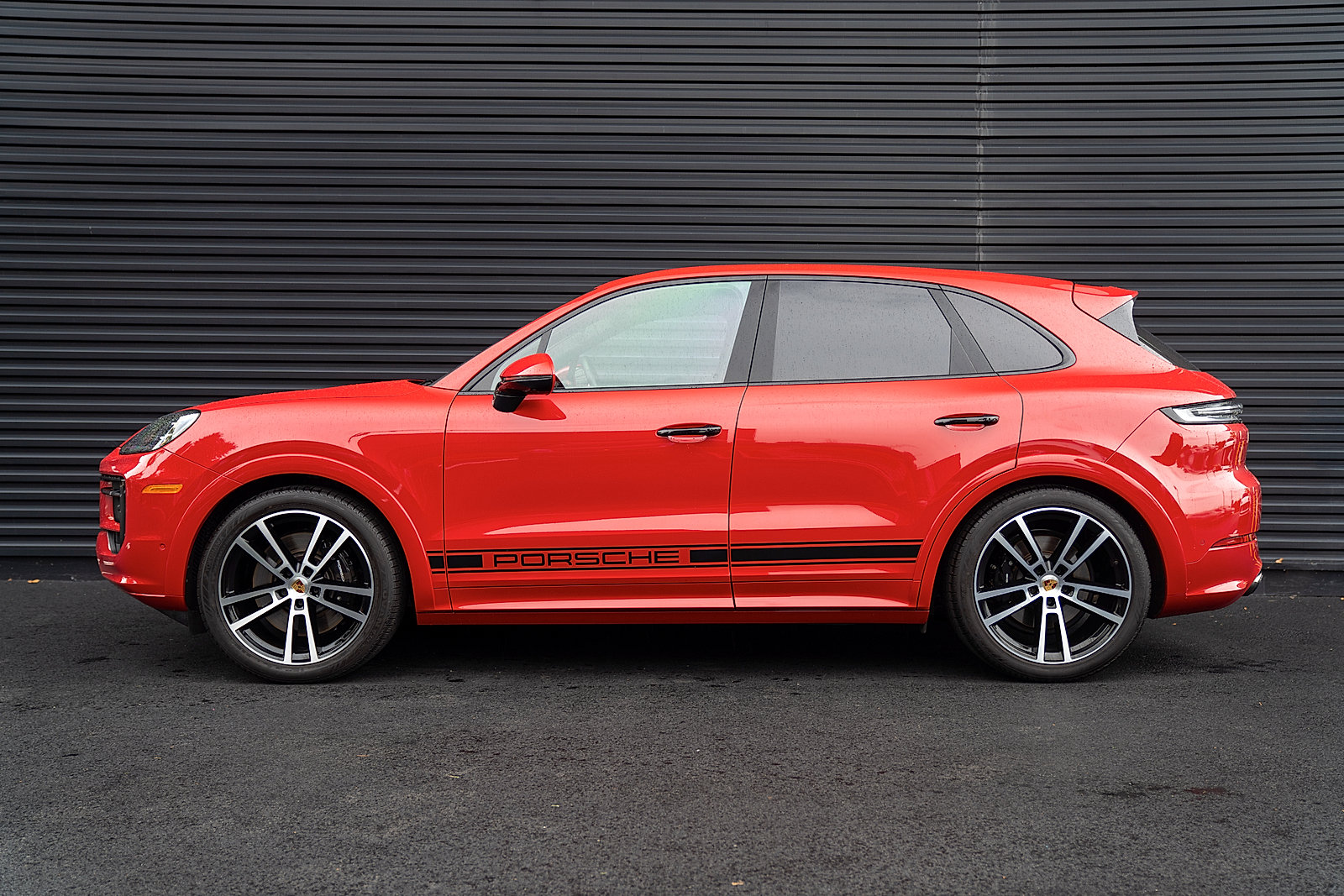 Certified 2025 Porsche Cayenne GTS AWD/4WD image 2