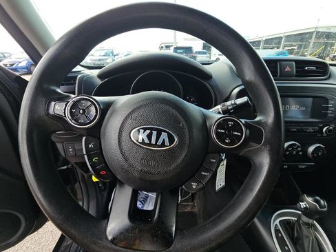 Used 2016 Kia Soul + FWD image 10