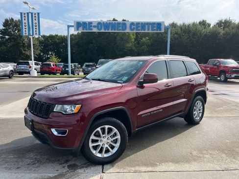 Used 2021 Jeep Grand Cherokee Laredo w/ Security & Convenience Group AWD/4WD image 2