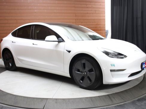 Used 2023 Tesla Model 3 Standard Range image 27