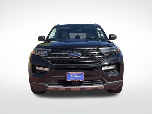 Certified 2022 Ford Explorer XLT w/ Equipment Group 202A AWD/4WD image 2