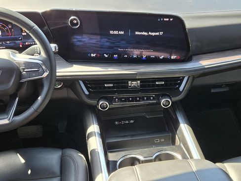 Used 2025 Chevrolet Tahoe LT RWD image 16