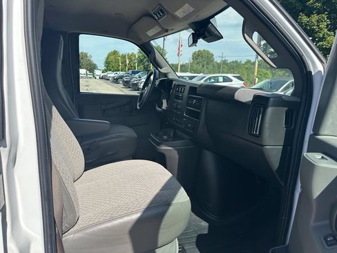 Used 2020 Chevrolet Express 3500 LT w/ LT Preferred Equipment Group RWD image 27