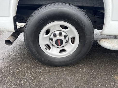 Used 2024 GMC Savana 2500 w/ Driver Convenience Package image 28