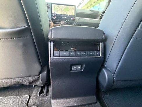 Used 2025 Lexus GX 550 w/ Cold Area Package AWD/4WD image 16