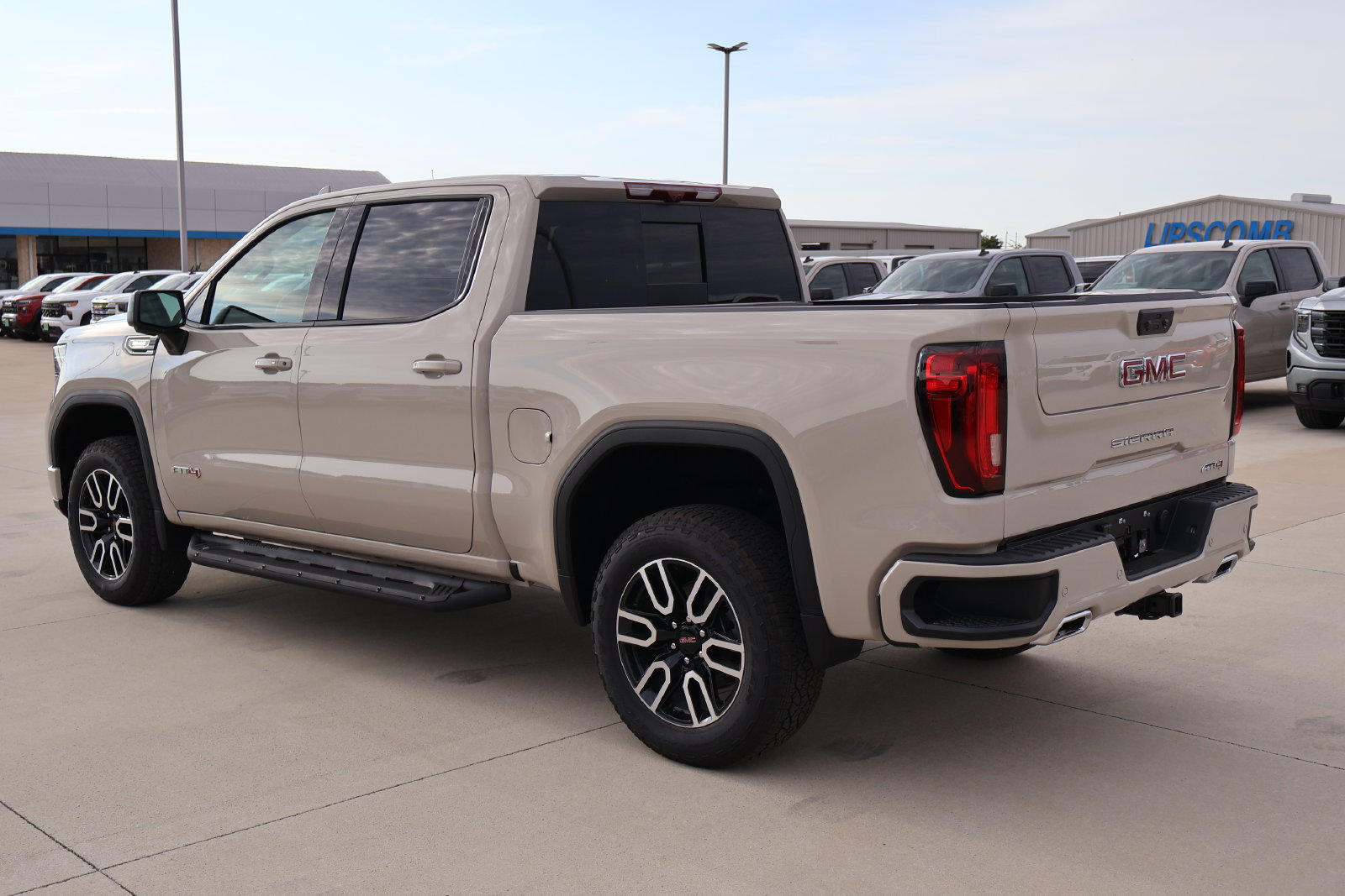 New 2026 GMC Sierra 1500 AT4 w/ AT4 Premium Package AWD/4WD image 11