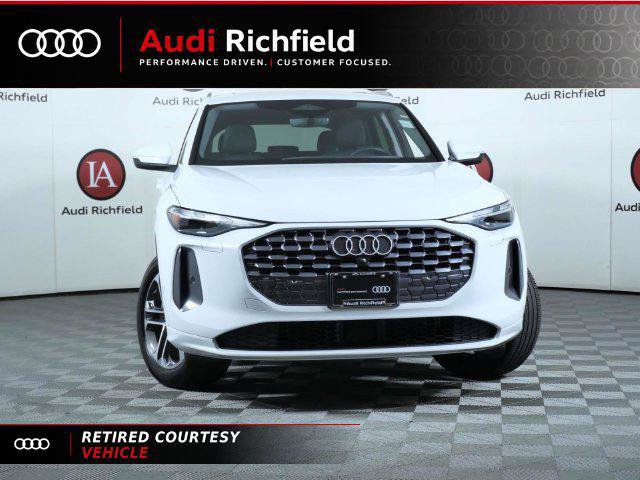 Certified 2025 Audi Q5 Premium w/ Convenience Package AWD/4WD image 3