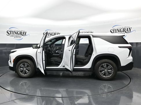Certified 2024 Chevrolet Traverse LS FWD image 37