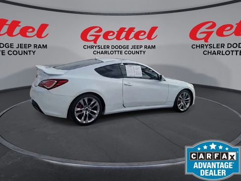Used 2014 Hyundai Genesis 3.8 image 9