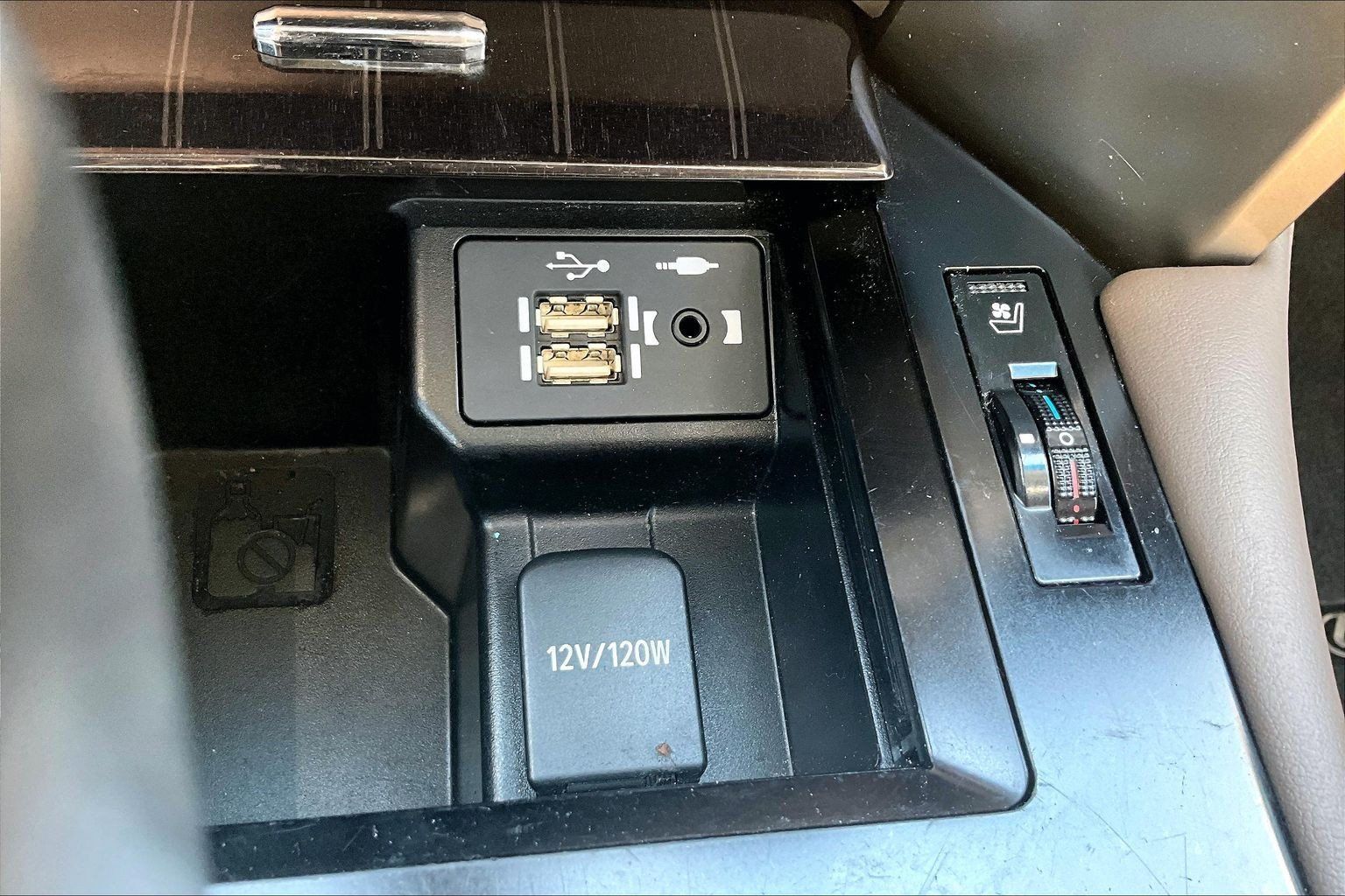 Used 2021 Lexus GX 460 Premium w/ Premium Plus Package AWD/4WD image 18