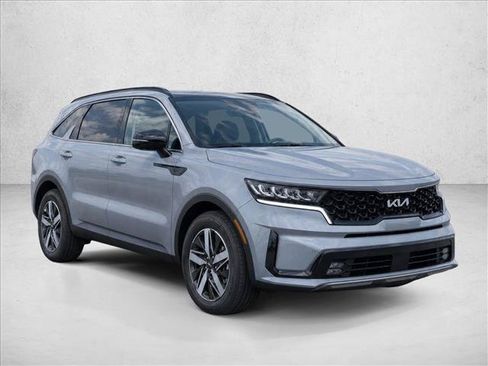 Used 2022 Kia Sorento S FWD image 3
