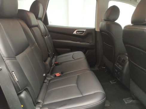 Used 2020 Nissan Pathfinder SL AWD/4WD image 19