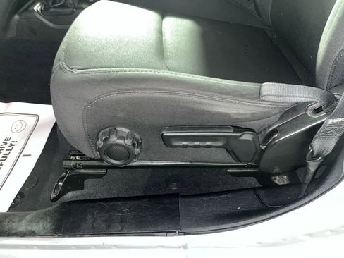 Used 2023 Jeep Gladiator Sport image 13