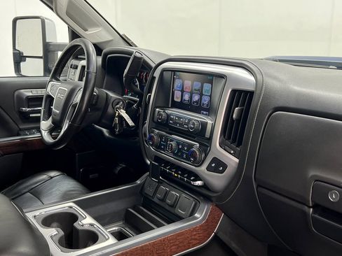 Used 2018 GMC Sierra 2500 SLT w/ Duramax Plus Package AWD/4WD image 22