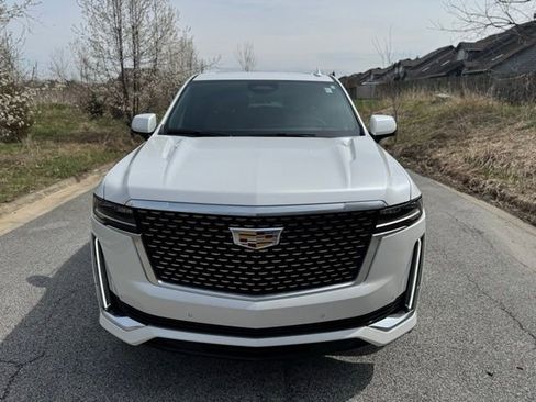 Used 2022 Cadillac Escalade ESV Premium Luxury image 3