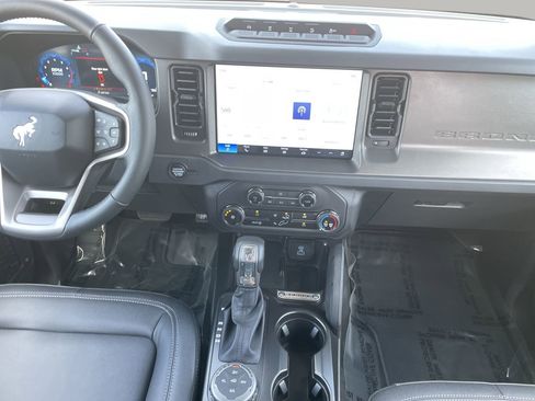 New 2025 Ford Bronco Badlands image 13