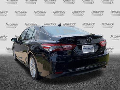 Used 2019 Toyota Camry XLE w/ Navigation Package FWD image 8